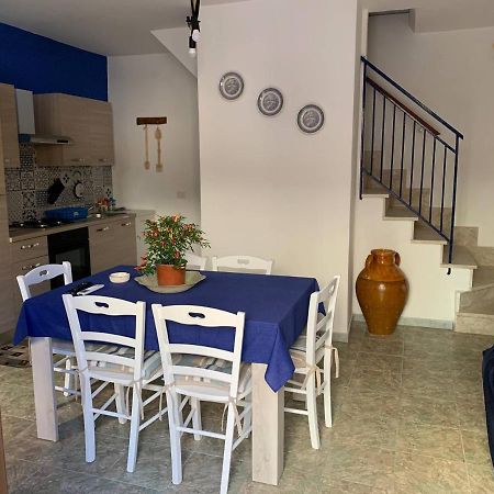 ניקוטרה A Rizzilla Guest House מראה חיצוני תמונה