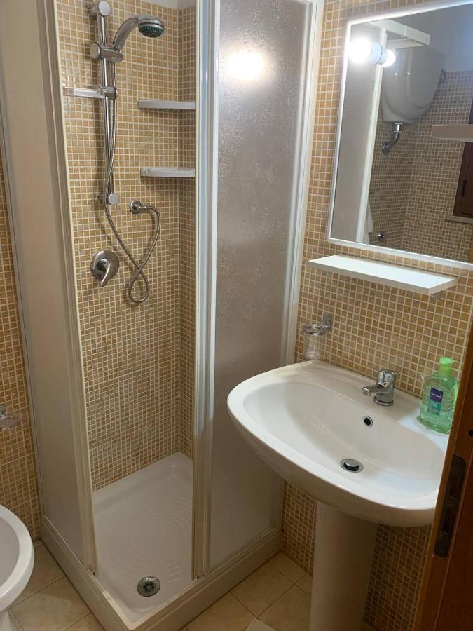 ניקוטרה A Rizzilla Guest House מראה חיצוני תמונה
